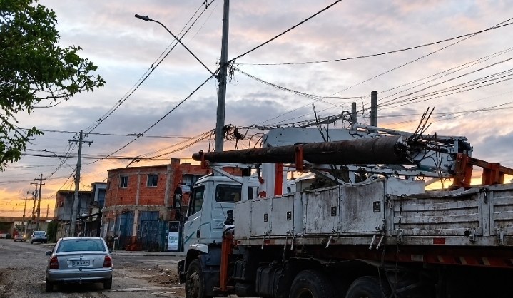 Falta de energia atinge parte de três bairros da região do Campo Belo na madrugada desta quinta-feira (25)