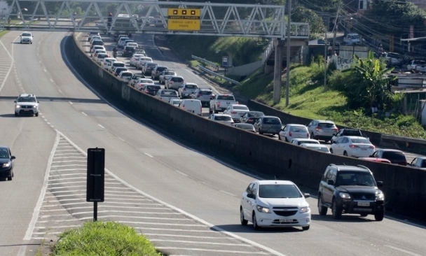 Acidente na Prestes Maia causa lentidão no trânsito de Campinas